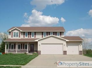 1012 S R St, Indianola, IA 50125