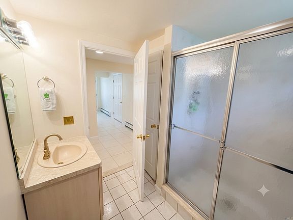 5th image of 405 Chestnut St #1