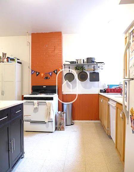 25 Stearns Rd — Photo 1