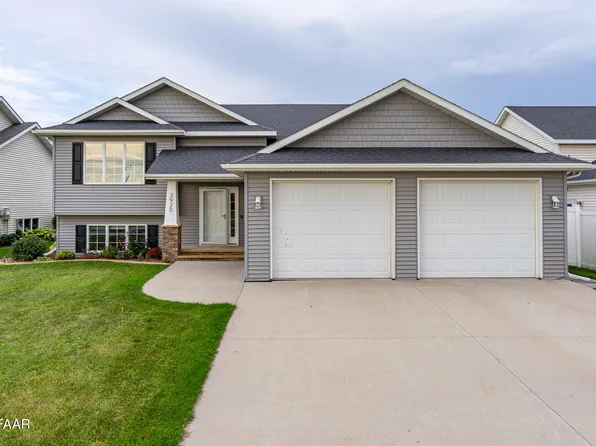 3920 S 16th St, Grand Forks, ND 58201