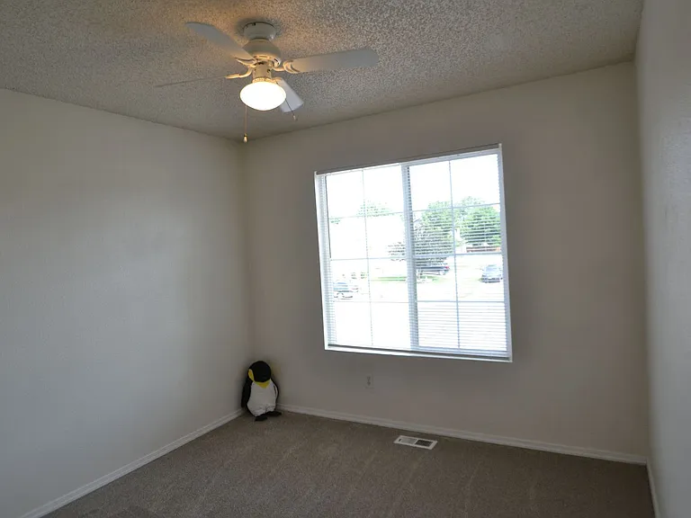 815 Riverview Ln — Photo 20