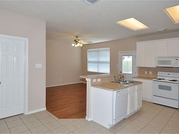 2nd image of 17622 Bering Bridge Ln