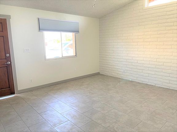 3rd image of 1238 W Malibu Dr