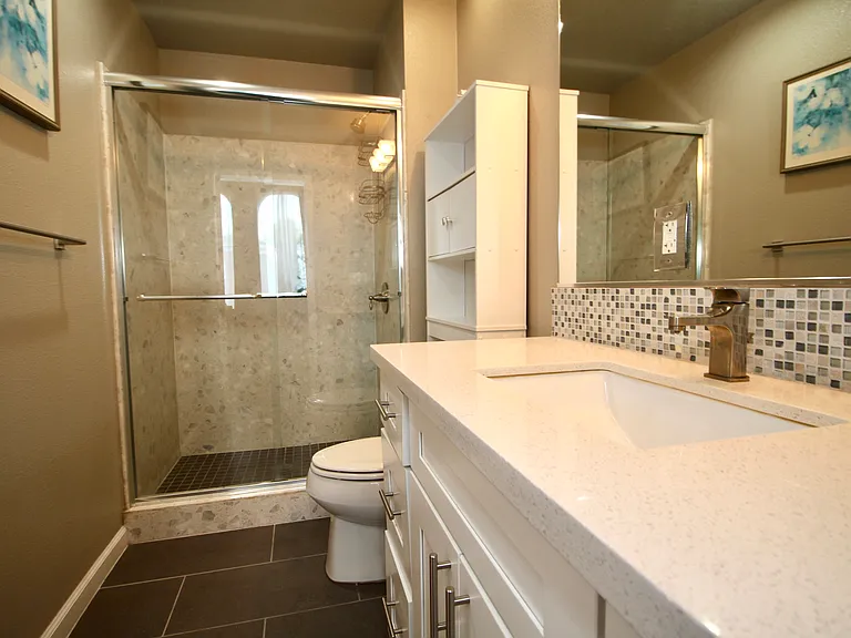 819 Estancia Ct — Photo 16