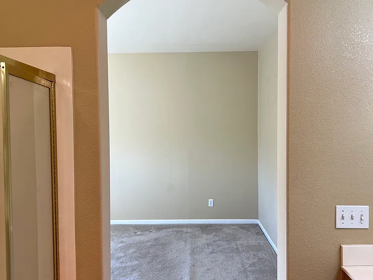 2441 Jessica Cir — Photo 17