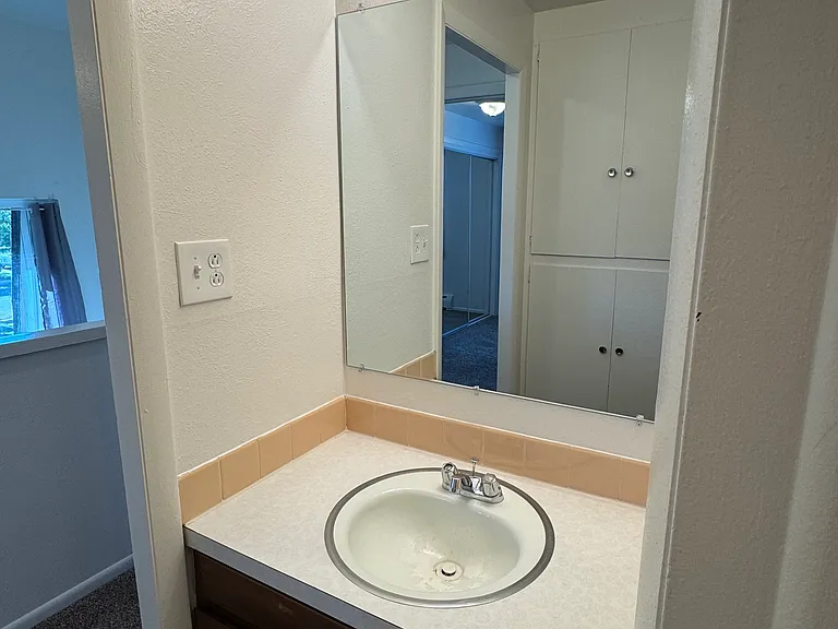Upstairs full bath