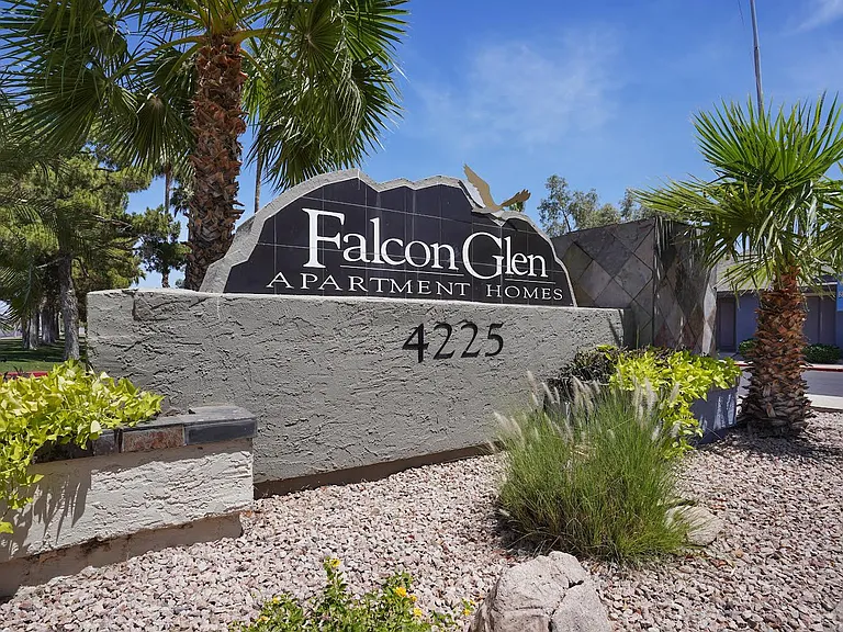 Falcon Glen Apartments — Photo 23