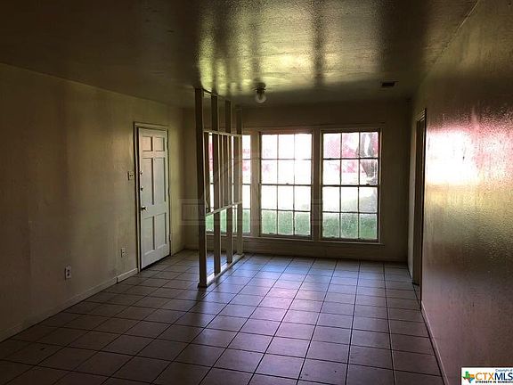 4th image of 707 Carrie Ave #A-b