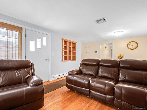 4th image of 52 Fernwood Rd