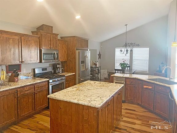 4th image of 1198 Skyridge Dr