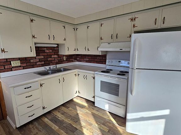 4th image of 332 Church Hill Road