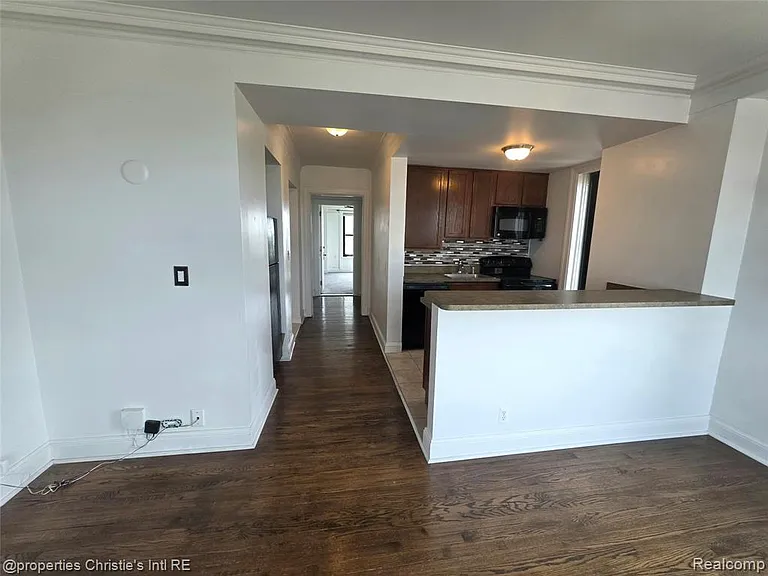 15 E Kirby St #829 — Photo 17