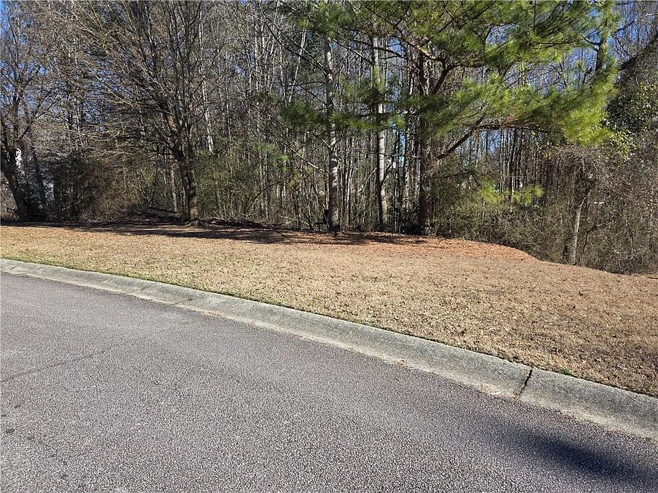 2nd image of 84 Essex Ln #14