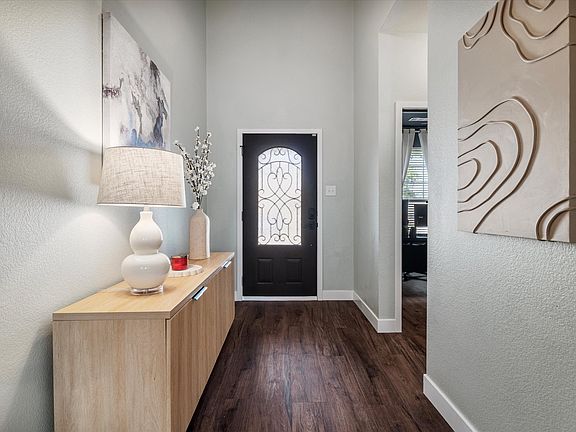 5th image of 1105 Freesia Dr