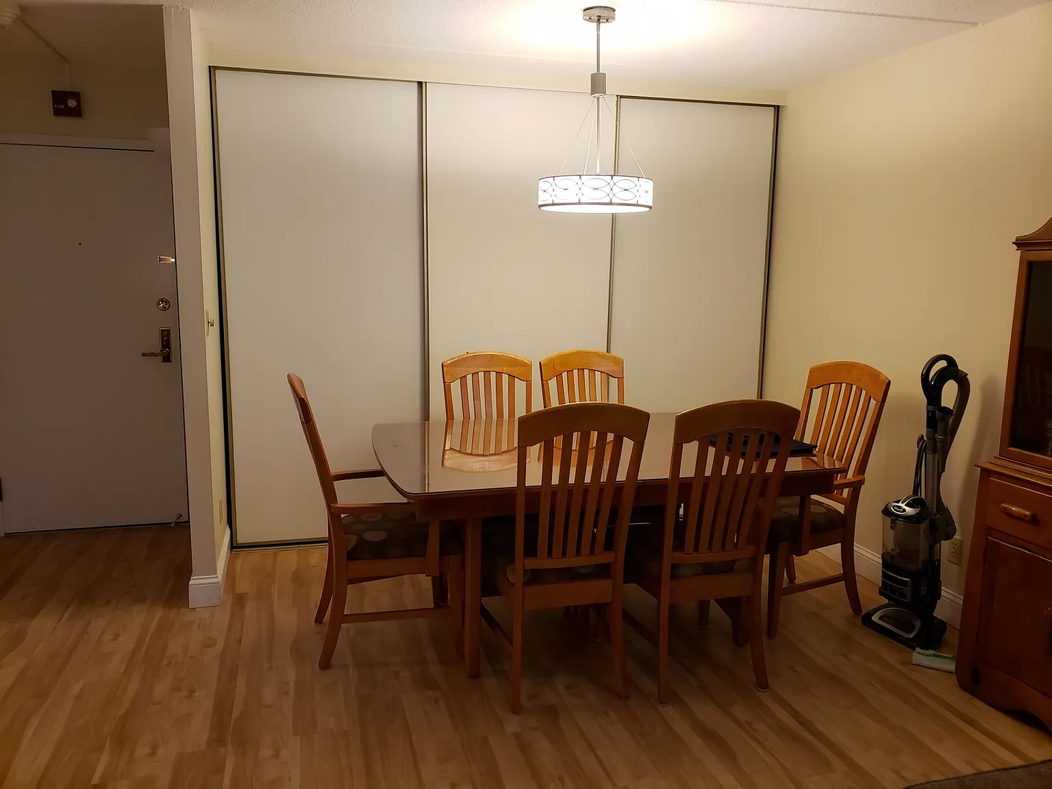 2 bed, 1300 sqft, $1,300 — Photo 2