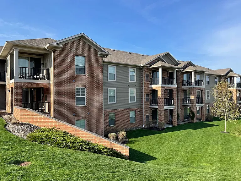 Reserve at Green Luxury Apartments — Photo 2