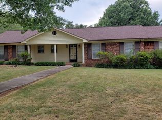 104 Lake Dr, Eden, NC 27358