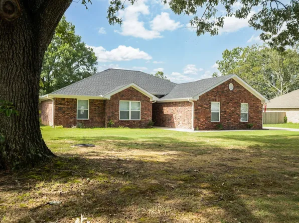 1906 Lakeview Dr, Kensett, AR 72082