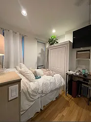 Rented by KNOCKKNOCK LLC