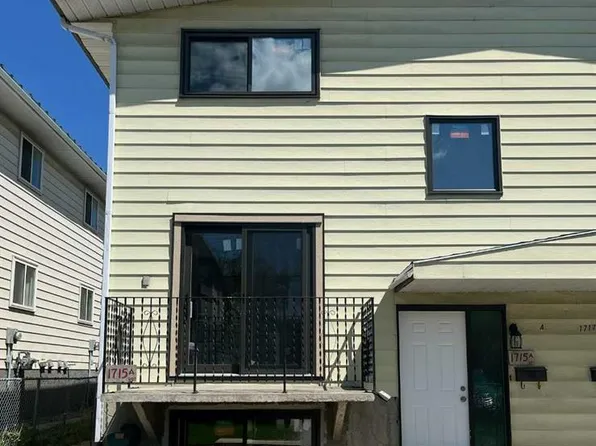1715A W 39th St SE, Calgary, AB T2A 1J1