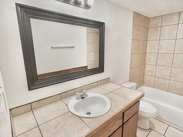 300 Chalmette Dr — Photo 10