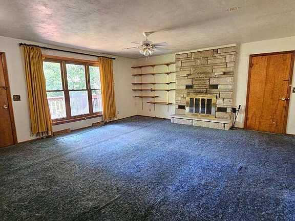 5th image of 145 Hampton Dr
