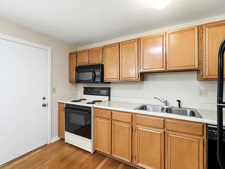 6537 Highbury Rd — Photo 7