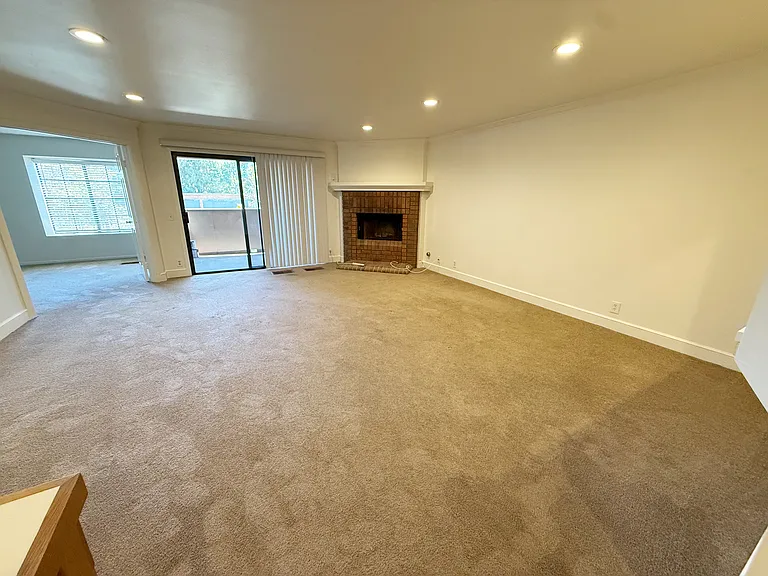 8880 Villa La Jolla Dr #214 — Photo 4