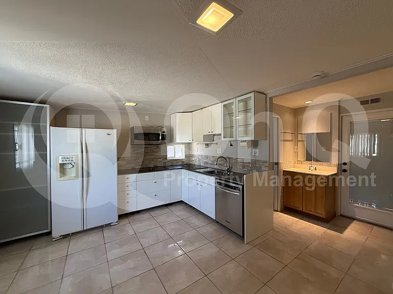 3838 E Seneca St — Photo 24