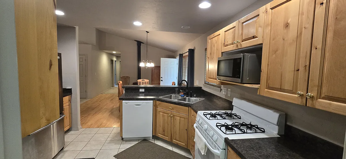 Building Photo - 108 Wright Way