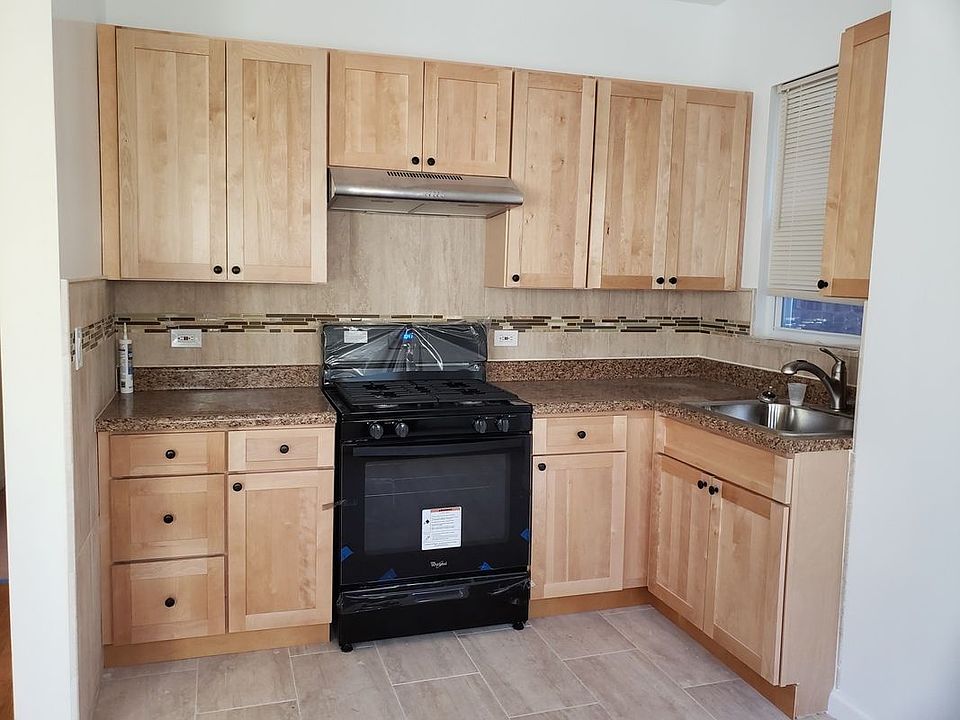 1st image of 2518 43rd St #1