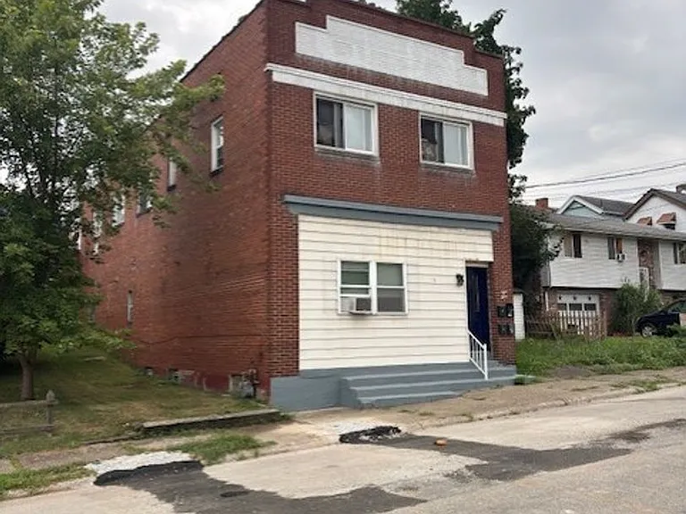812 Indiana Ave — Photo 3
