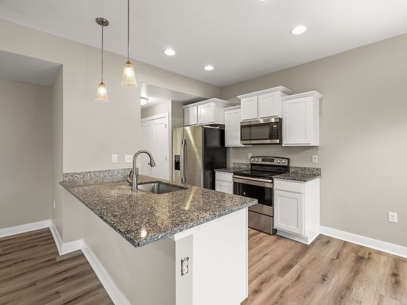 4th image of 136 Braeburn Ln