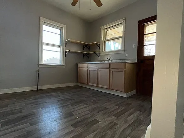 333 Beechwood Ave, Farrell, PA 16121