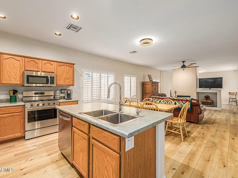 6618 W Honeysuckle Dr — Photo 8