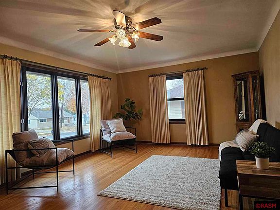 3rd image of 411 West St