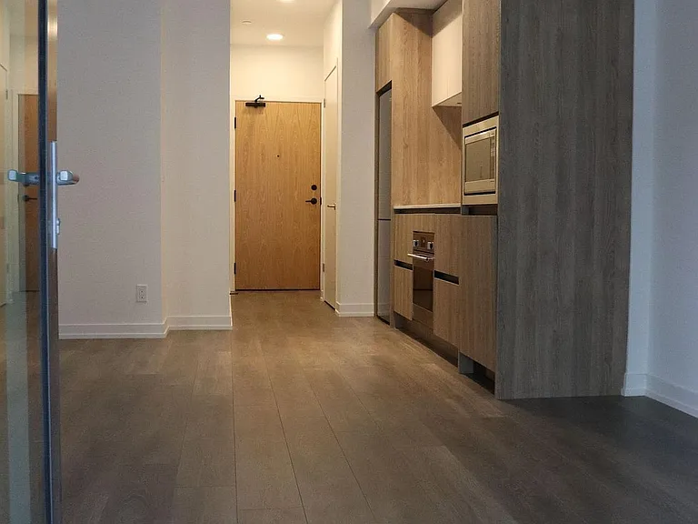 8 Beverley Glen Blvd #109 — Photo 10
