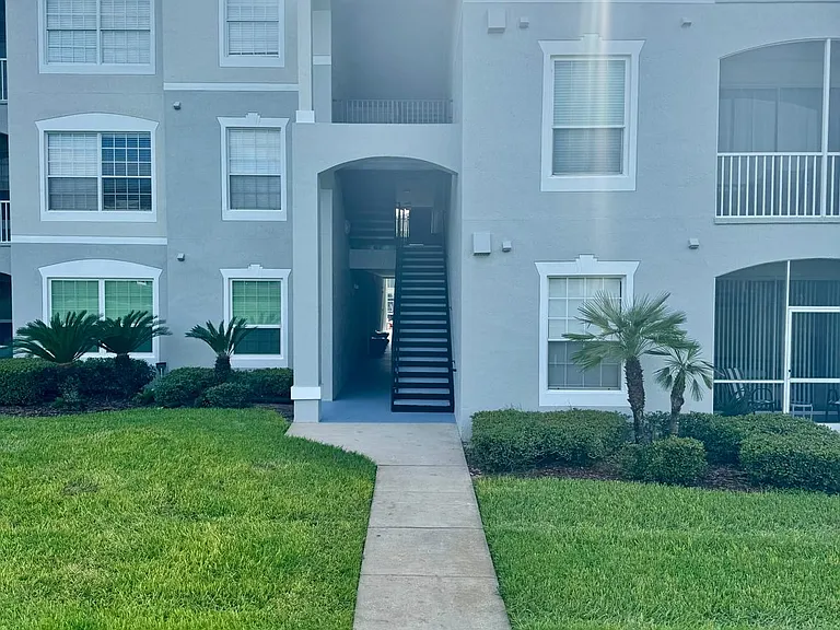 2307 Silver Palm Dr #103 — Photo 2