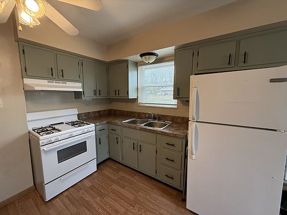 3rd image of 4366 Elmhurst Dr