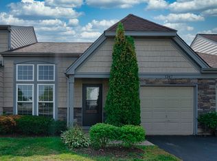 1347 Woodlake Dr, Carol Stream, IL 60188