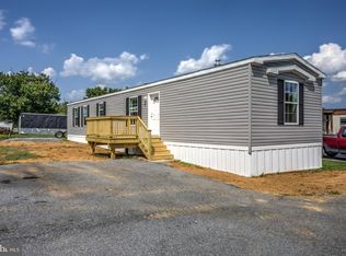 810 Glenwood B Dr, Ephrata, PA 17522
