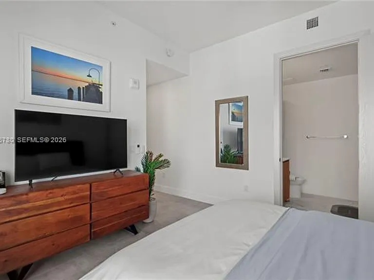 17550 Collins Ave #CU-1205 — Photo 35
