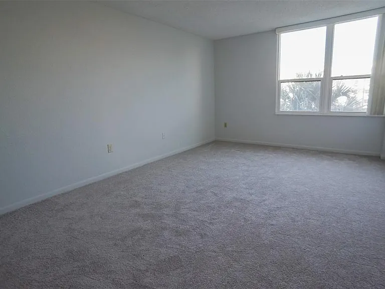 400 Island Way #308 — Photo 14