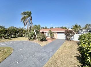 10108 Paradise Blvd, Treasure Island, FL 33706