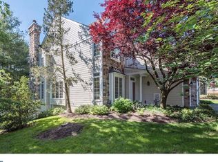 5 Lakeview Cir, Berwyn, PA 19312