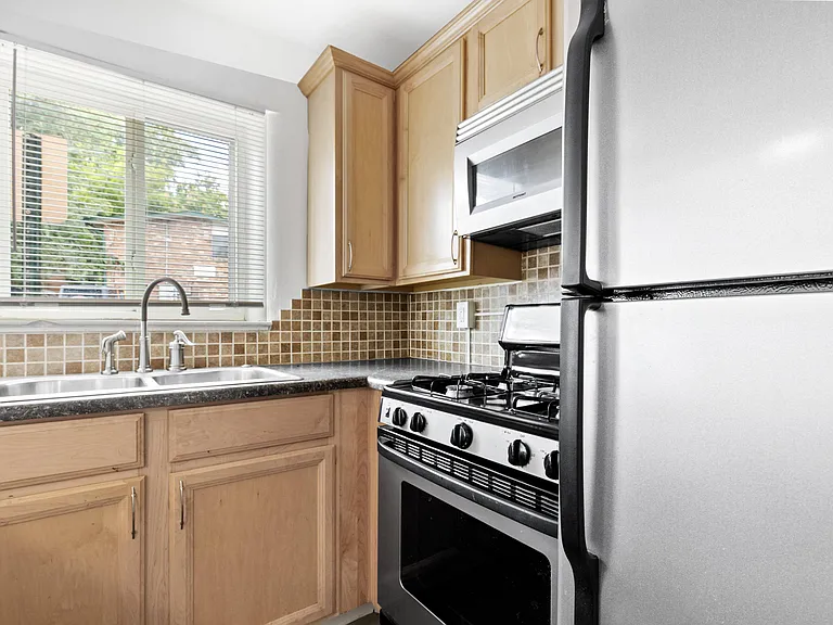 Cascade Apartments — Photo 6