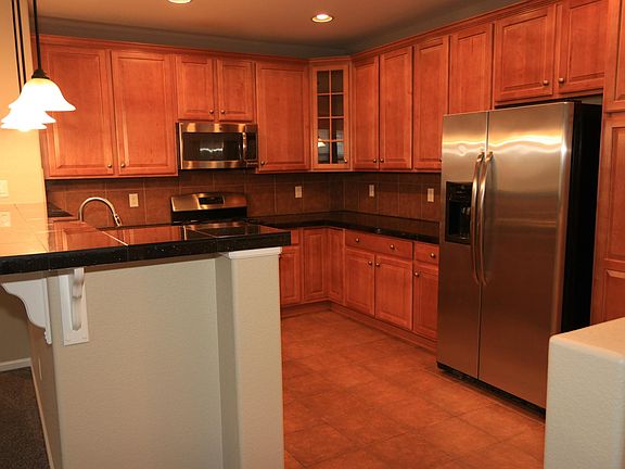 Kitchen (gas range and cooktop)