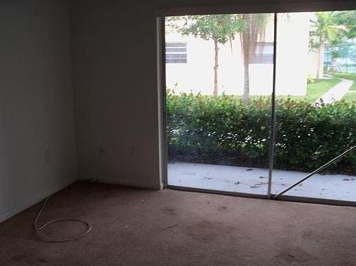 3rd image of 437 Executive Center Dr APT 113