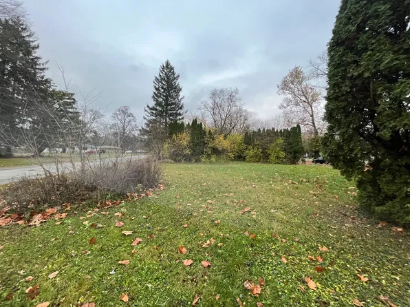 2401 W 66th St, Indianapolis, IN 46268