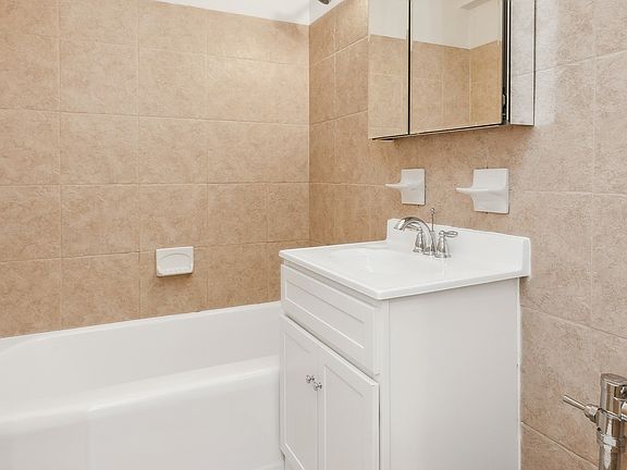 5th image of 250 E 39th St APT 9f